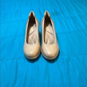 Dream Pairs Tan Heels Classic Design